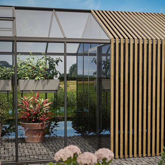 Växthus med integrerat förråd och Accoya Wood Fusion