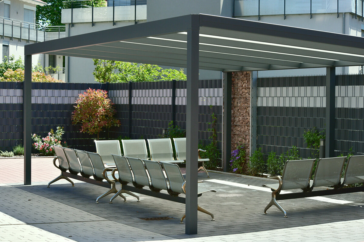 Pergola på en blåsig kusttomt – så planerar du
