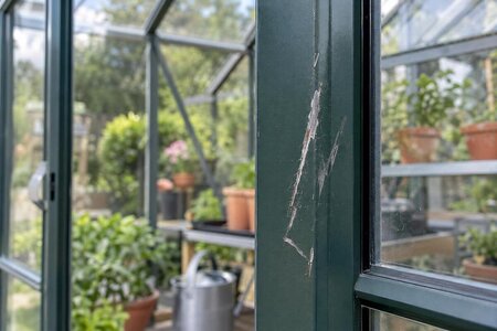 Repa i växthusets pulverlack – vad gör du?