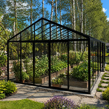 Det rymliga glasväxthuset Classic 385