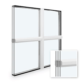 Träspröjsar på insidan, utanför träspröjsar, distansstycke mellan glas